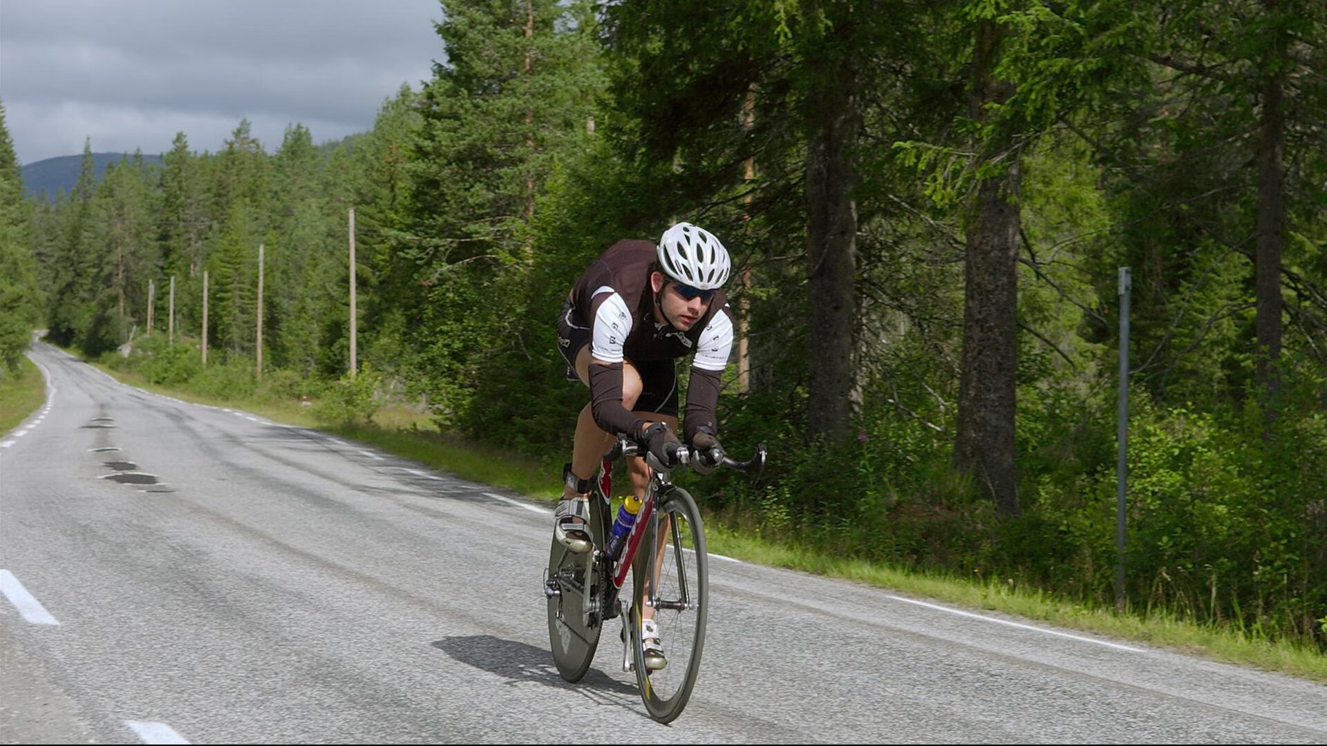 《青年选手崭露头角:电竞舞台的未来之星》,2020全国电竞青年挑战赛